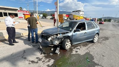 Mujer embarazada termina lesionada en accidente vial en Monclova