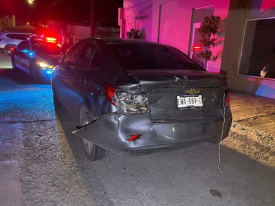 Choque en la colonia Guadalupe deja daños materiales en Monclova