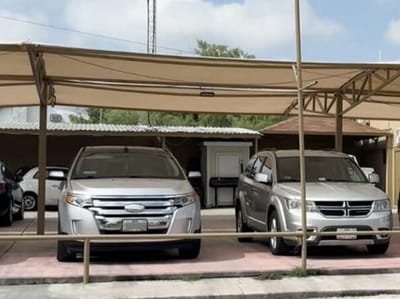 Detenido por narcóticos mientras investigan posible robo de autos