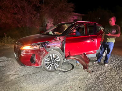 Choque vehicular en Monclova deja solo daños materiales