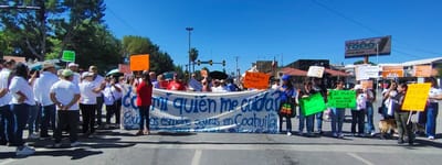 Docentes bloquean ruta recreativa en Saltillo tras agresión a director