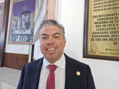 Diputado Alfredo Paredes exige solución a atraso en titulación de estudiantes