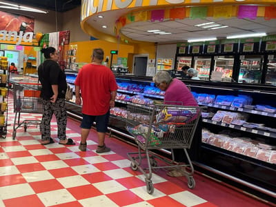 Monclovenses resienten el alza de precios en la canasta básica