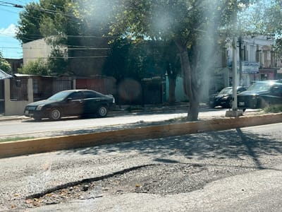 Residentes llaman a campañas de bacheo en Año 2000