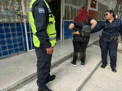 Rescatan a niño atrapado en barda de primaria en Monclova