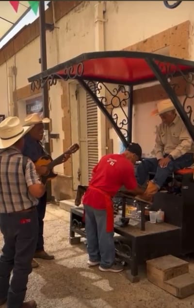 Los boleros del Mercado Zaragoza: tradición que resiste la adversidad