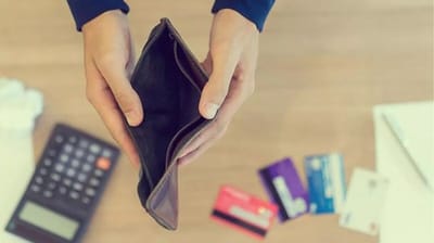 PN ante el 'KO' económico: crédito, recortes y ahorro, para sobrevivir
