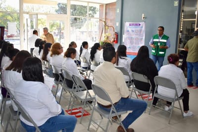 Promueven hábitos saludables entre trabajadores municipales en Nava