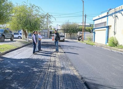Supervisa alcalde Carlos Villarreal avance de recarpeteo en la colonia Guadalupe