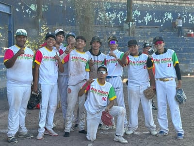 Padres de Fidencio García campeones Liga 'Gilberto Felan Reyes'