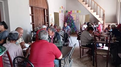 Servicio comunitario en Múzquiz apoya a 82 adultos mayores diariamente