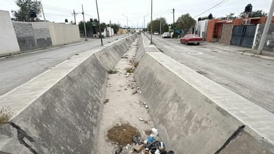 Servicios Primarios limpia arroyo de El Campanario ante obstrucciones