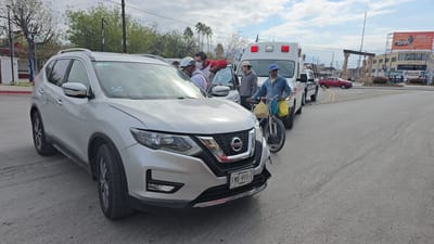 Conductora sufre crisis nerviosa tras fuerte choque en el sector El Pueblo