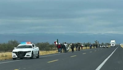 Arriba marcha de exobreros de Monclova a Saltillo
