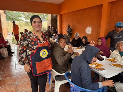 Fundación María Amor ofrece alimentos calientes a personas vulnerables Sabinas