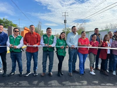 Gobierno del Estado y Municipio de Monclova entregan recarpeteo en la calle Josefa Ortiz