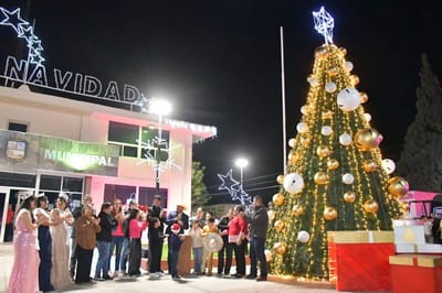 Nava abre la temporada decembrina con su Encendido Navideño