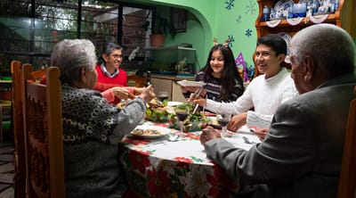 Cenas de Navidad encarecidas desajustan el gasto familiar