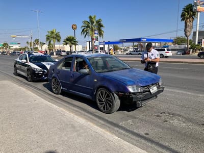 Adulto mayor provoca choque por alcance en el bulevar Pape