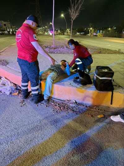 Joven resulta lesionado tras choque contra taxi en la colonia Tierra y Libertad