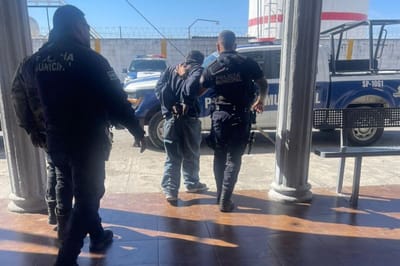Sorprenden a ladrones en pleno saqueo de bodegas en Frontera