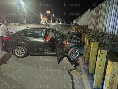 Conductor se da a la fuga tras chocar y abandona a su acompañante herida