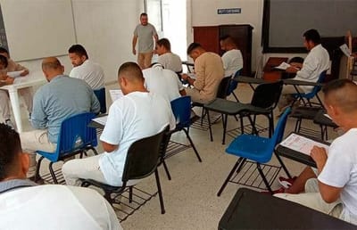Crece interés por estudiar inglés en reclusos de Monclova