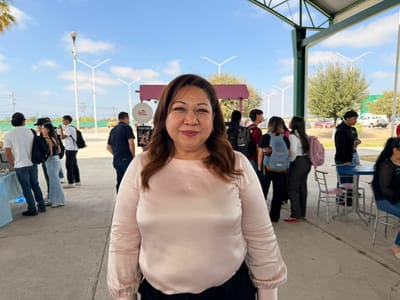 Alumnos de UTRC presentan mercadito académico fomentando emprendimiento estudiantil