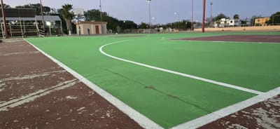Múzquiz rehabilita canchas deportivas en la Macroplaza municipal