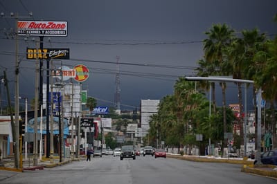 Bajo el cielo gris, Monclova no se detiene