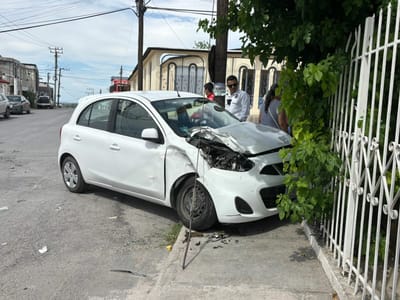 Aparatoso encontronazo deja a familia lesionada en la Carranza de Monclova 