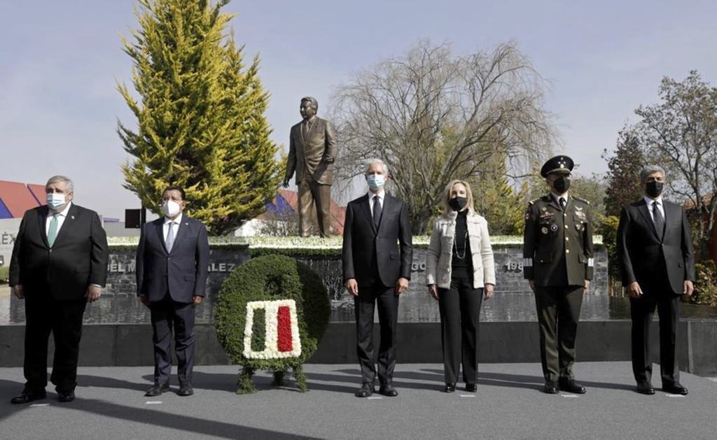 Alfredo del Mazo conmemora tercer aniversario luctuoso de su padre