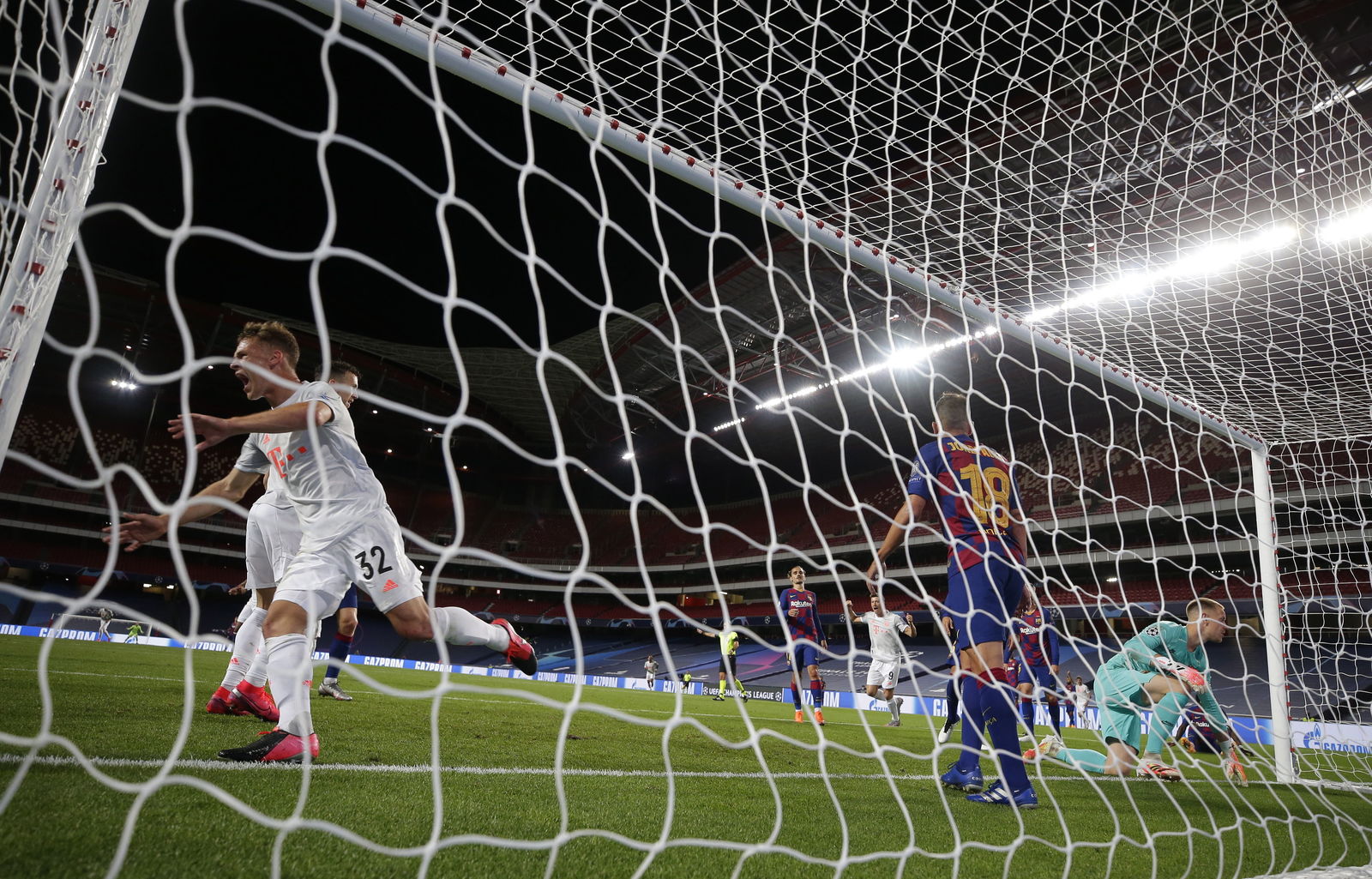 Bayern ridiculizó a Barcelona.