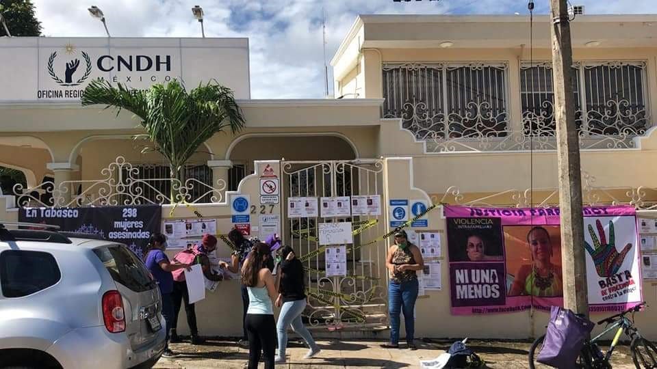 Reclaman por las víctimas de la violencia de género.