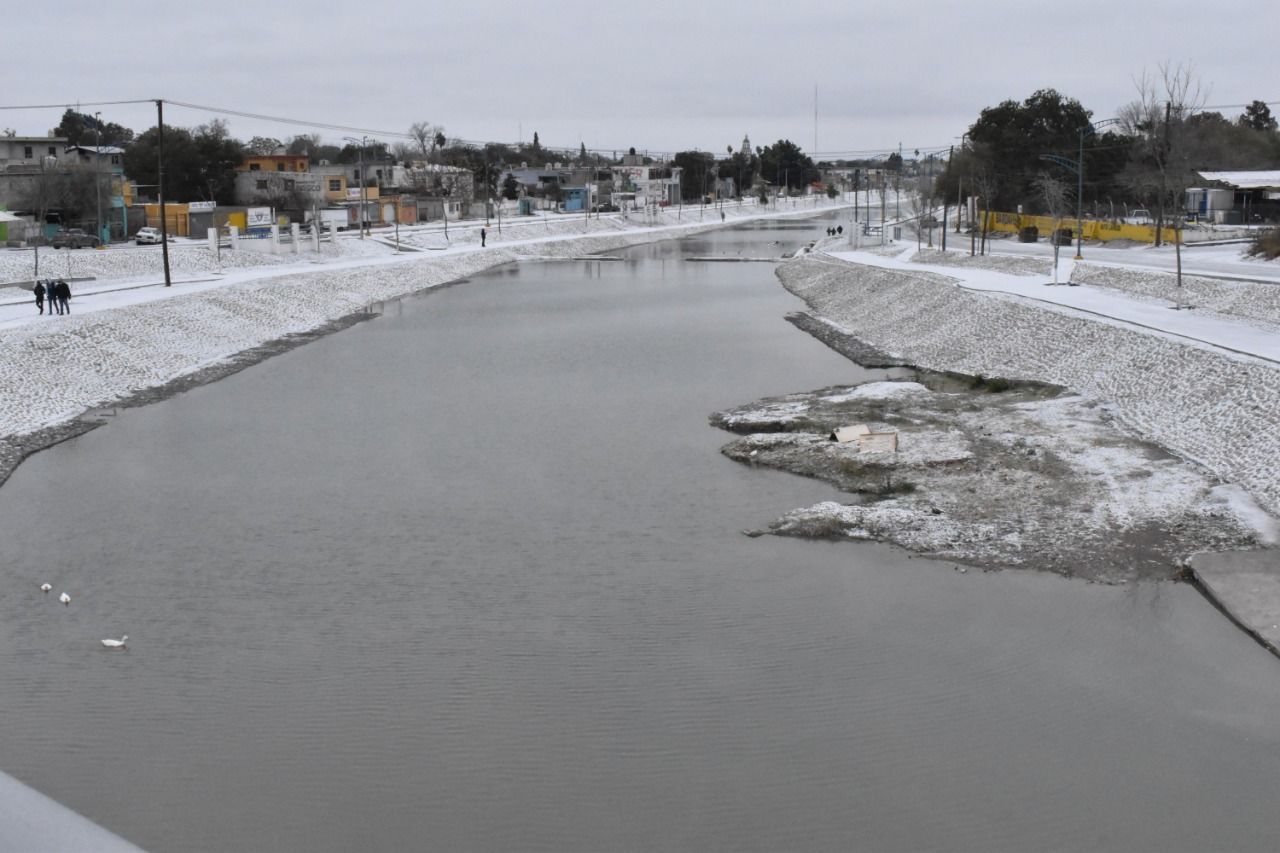 Nieve y caos se viven en Monclova