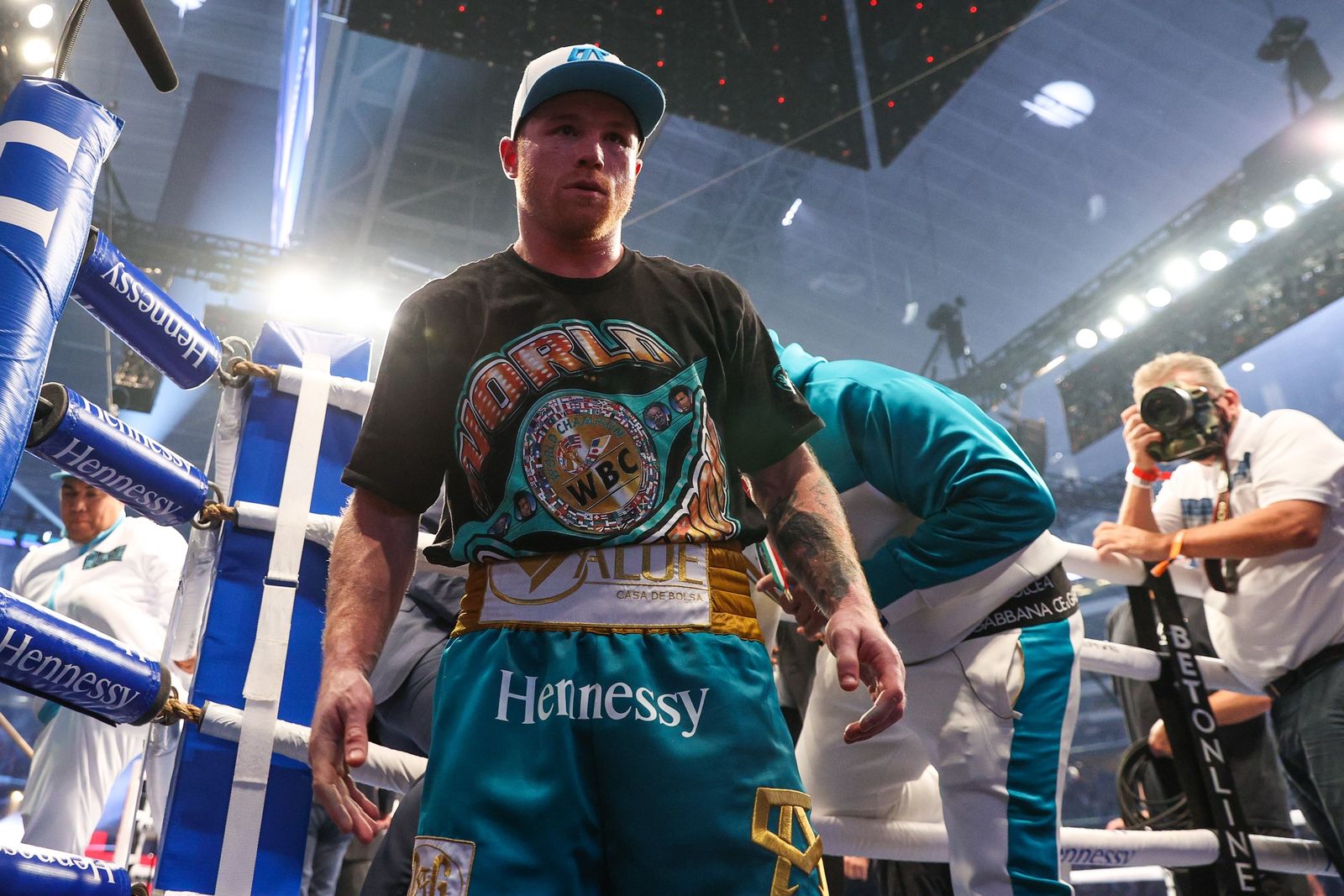"Canelo" Álvarez contra Saunders Bate