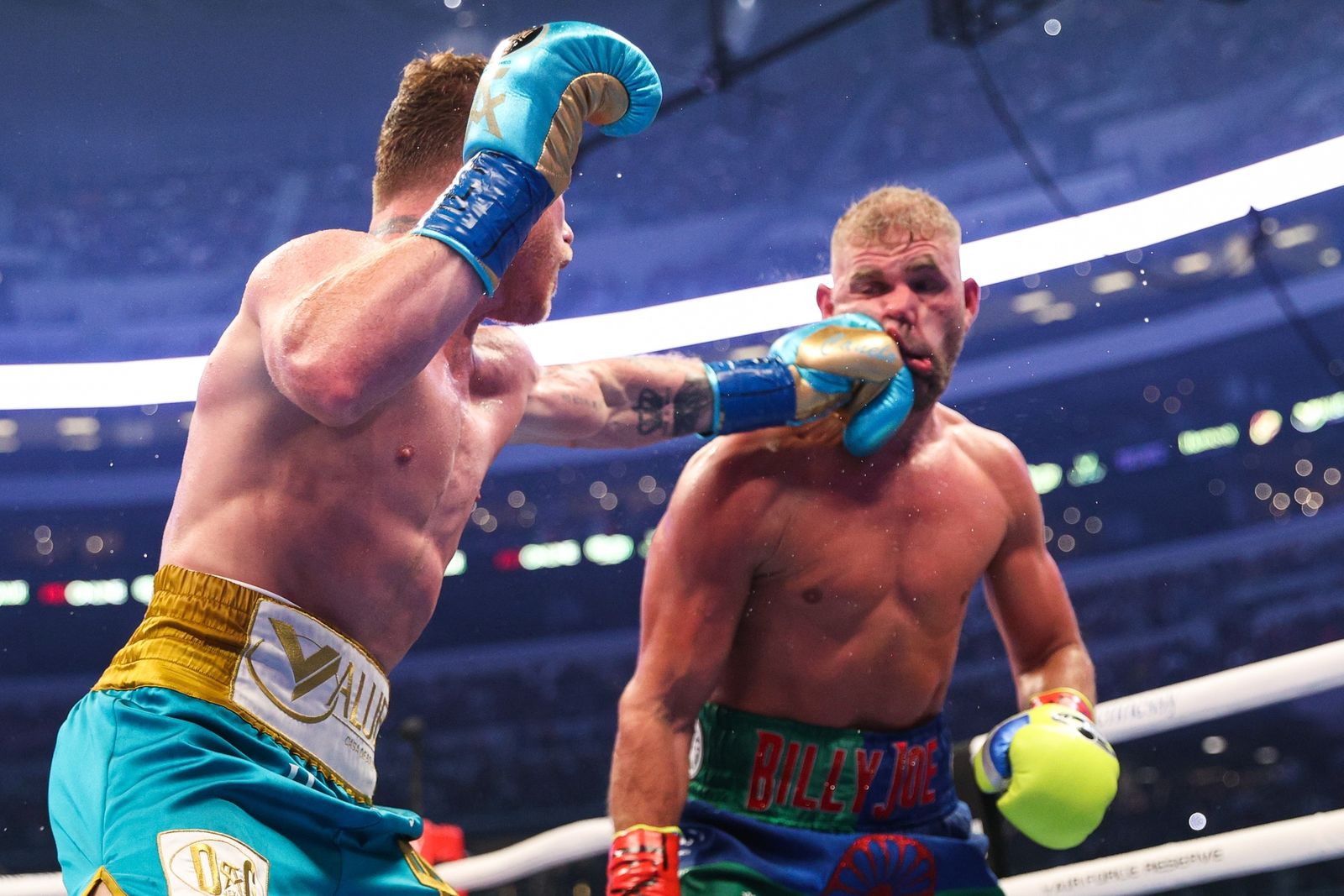 "Canelo" Álvarez contra Saunders Bate