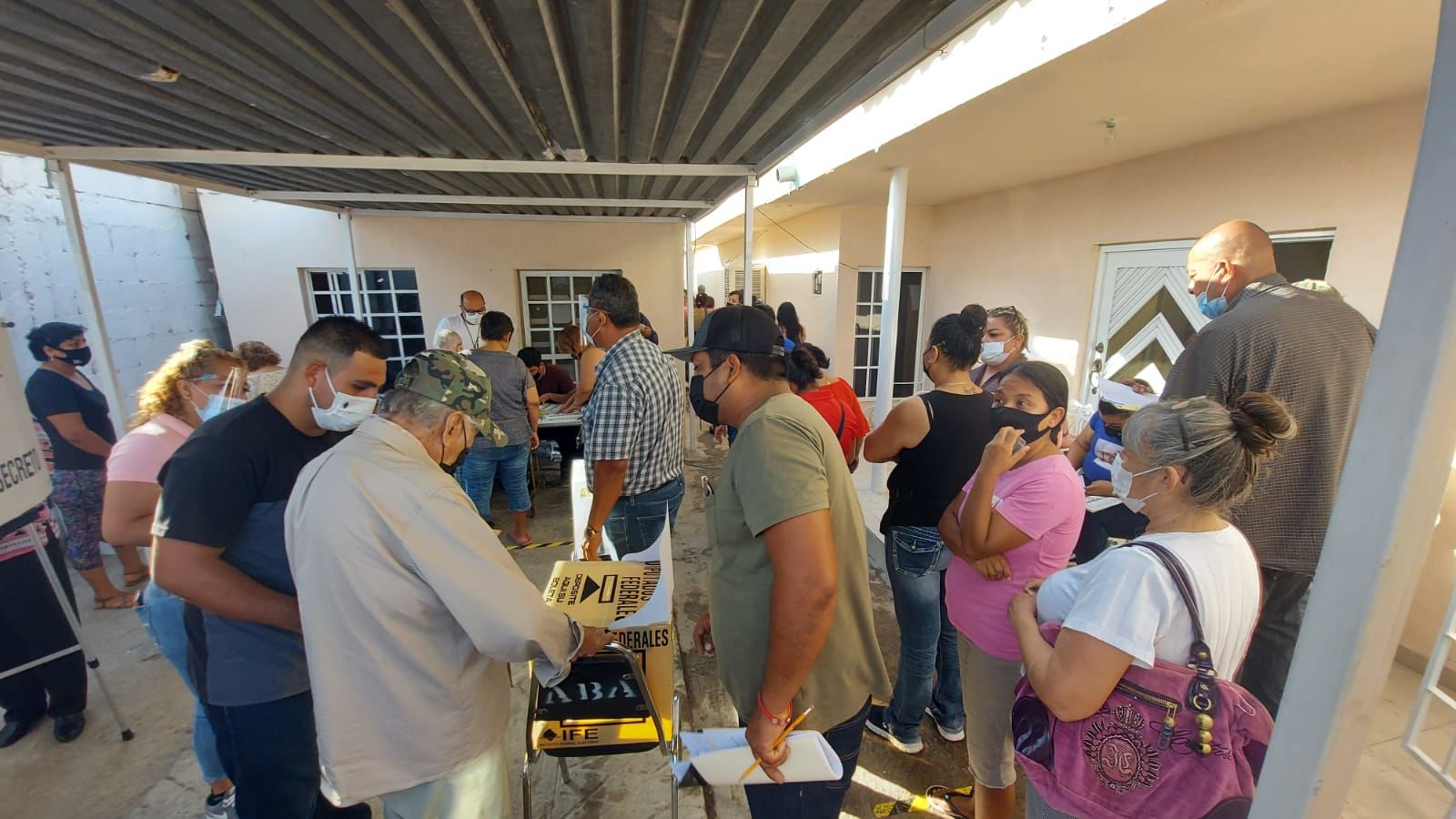 Ciudadanos de la Región Centro participan en jornada electoral