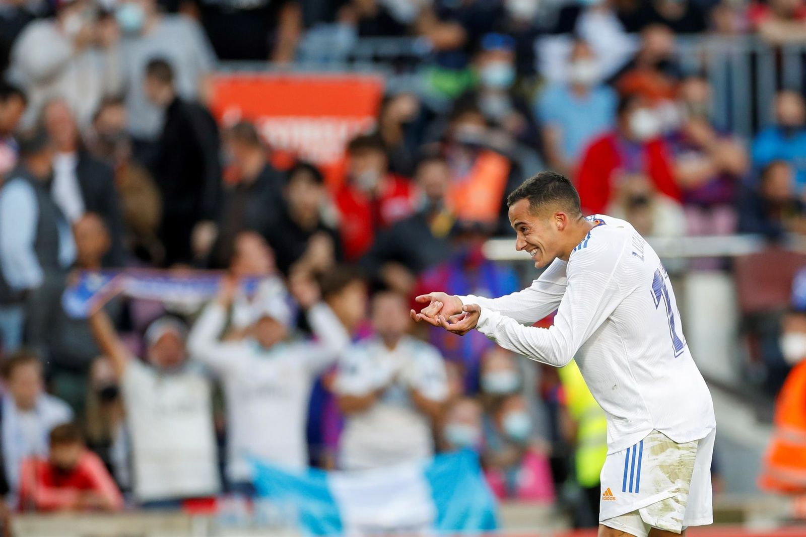 El Real Madrid se lleva el Clásico Español en el Camp Nou con goles de Alaba y Lucas Vázquez