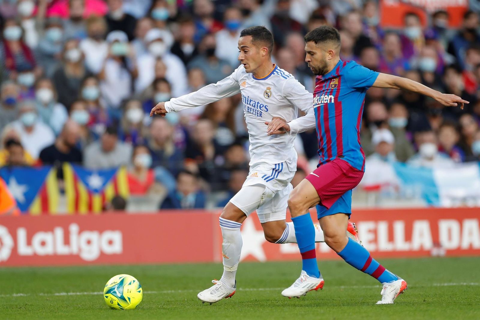 El Real Madrid se lleva el Clásico Español en el Camp Nou con goles de Alaba y Lucas Vázquez