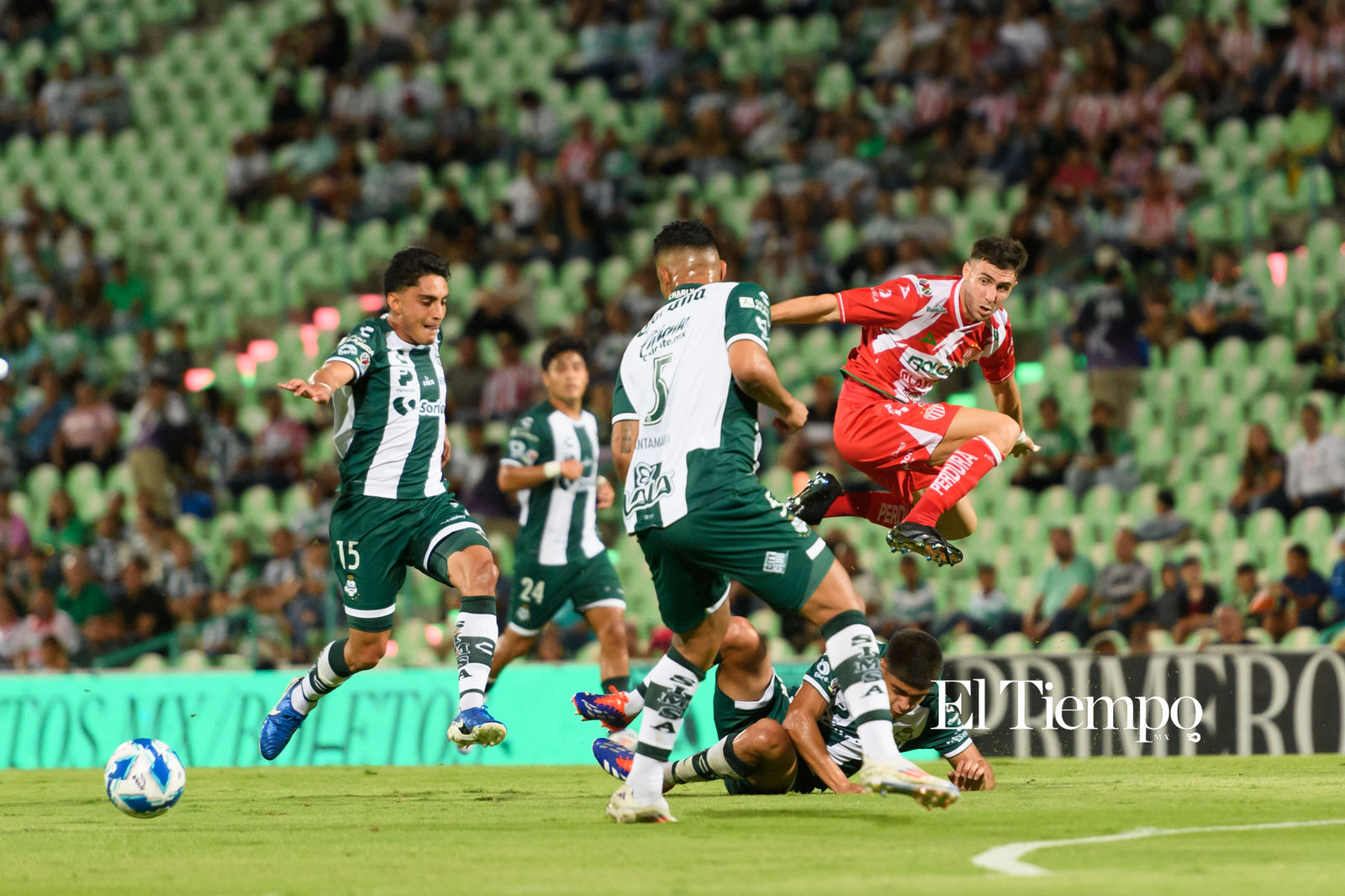 Santos Laguna vence a Necaxa en el Corona