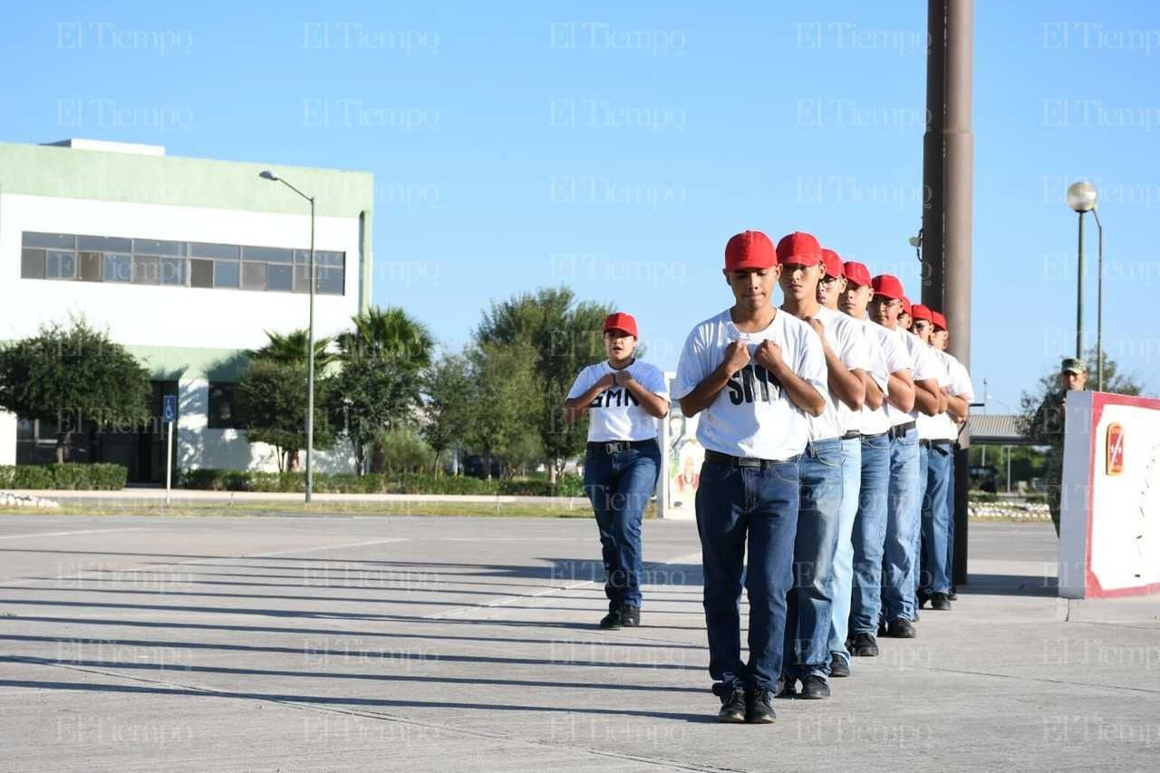 Jóvenes concluyen su servicio militar en 105 Batallón