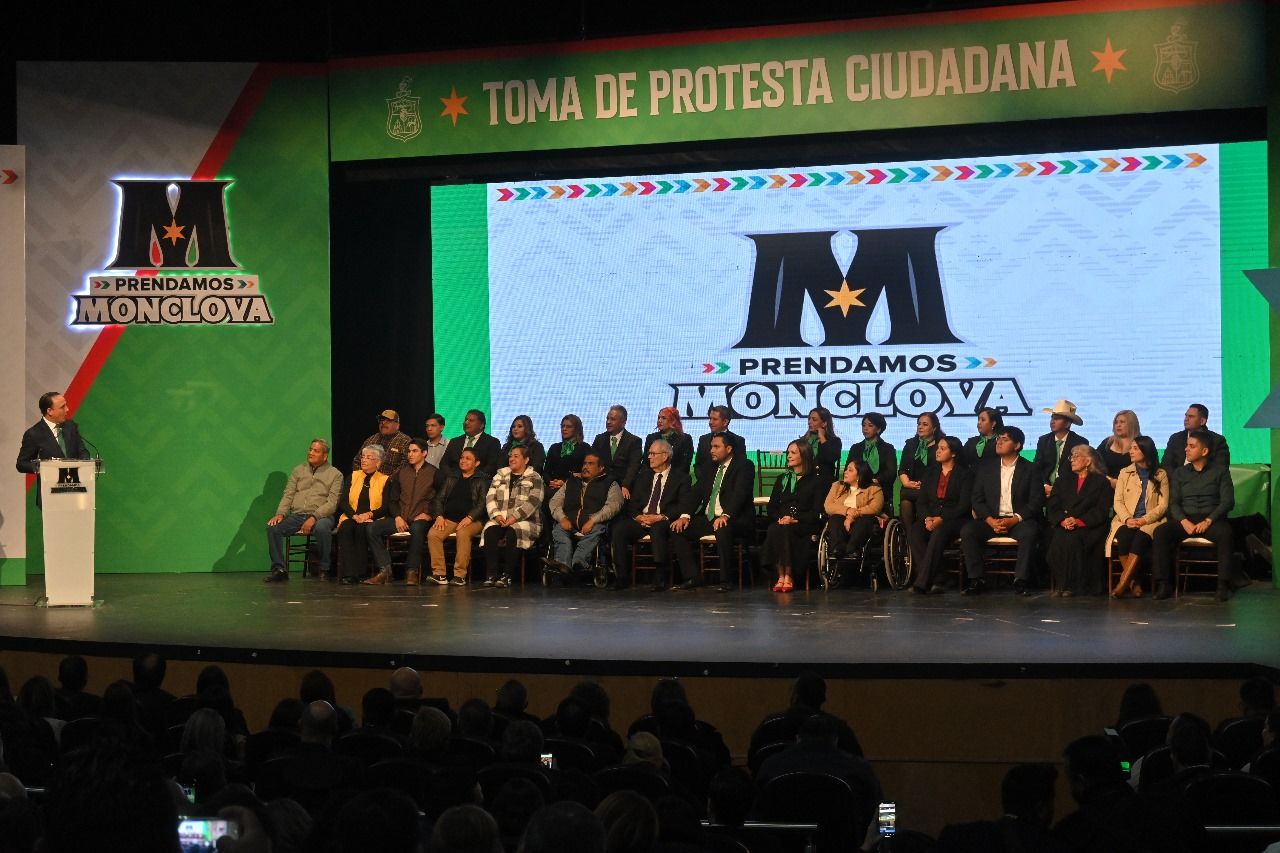 Carlos Villarreal Pérez toma protesta como alcalde de Monclova