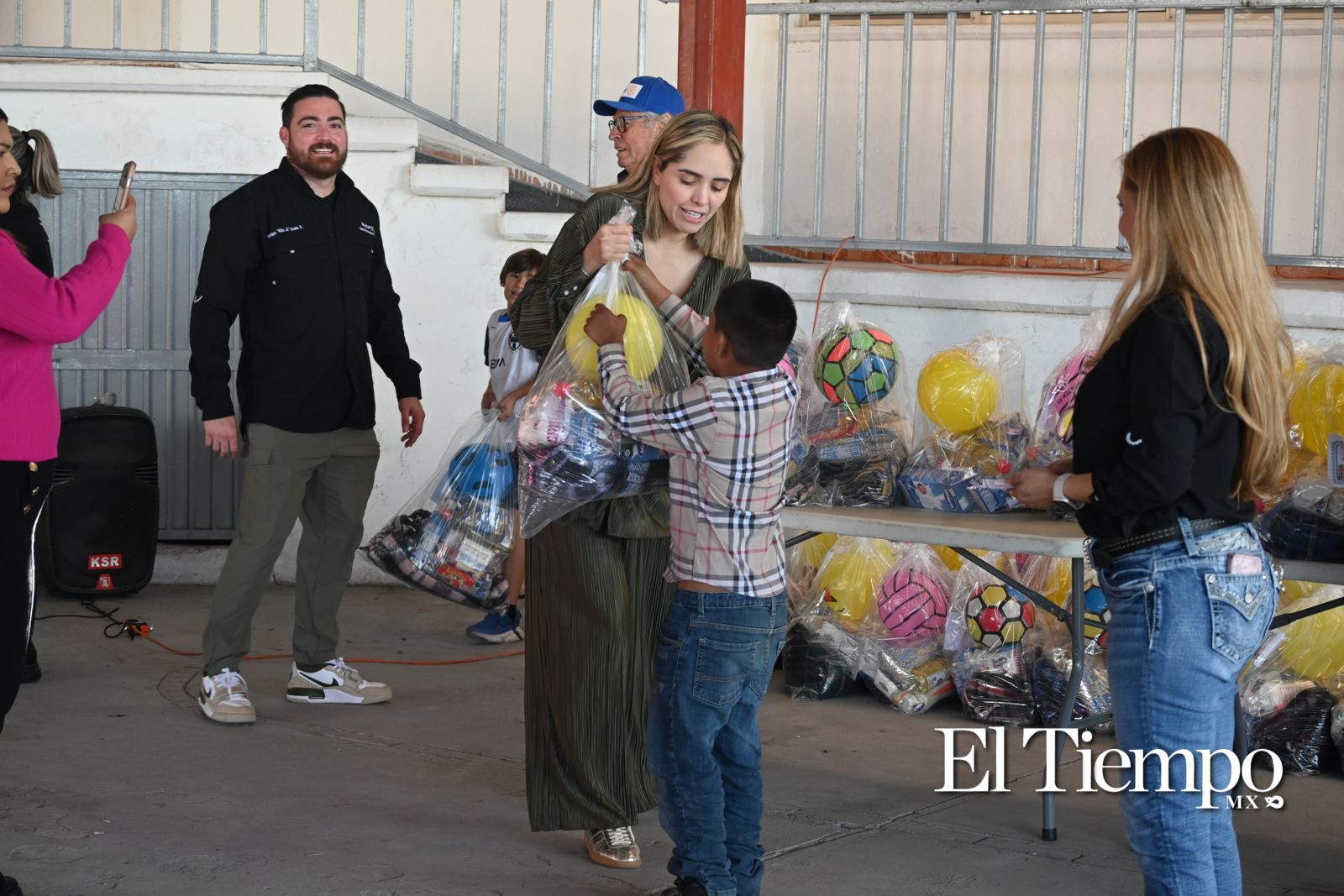  ¡Acción solidaria en el sector oriente! 🎁🎉