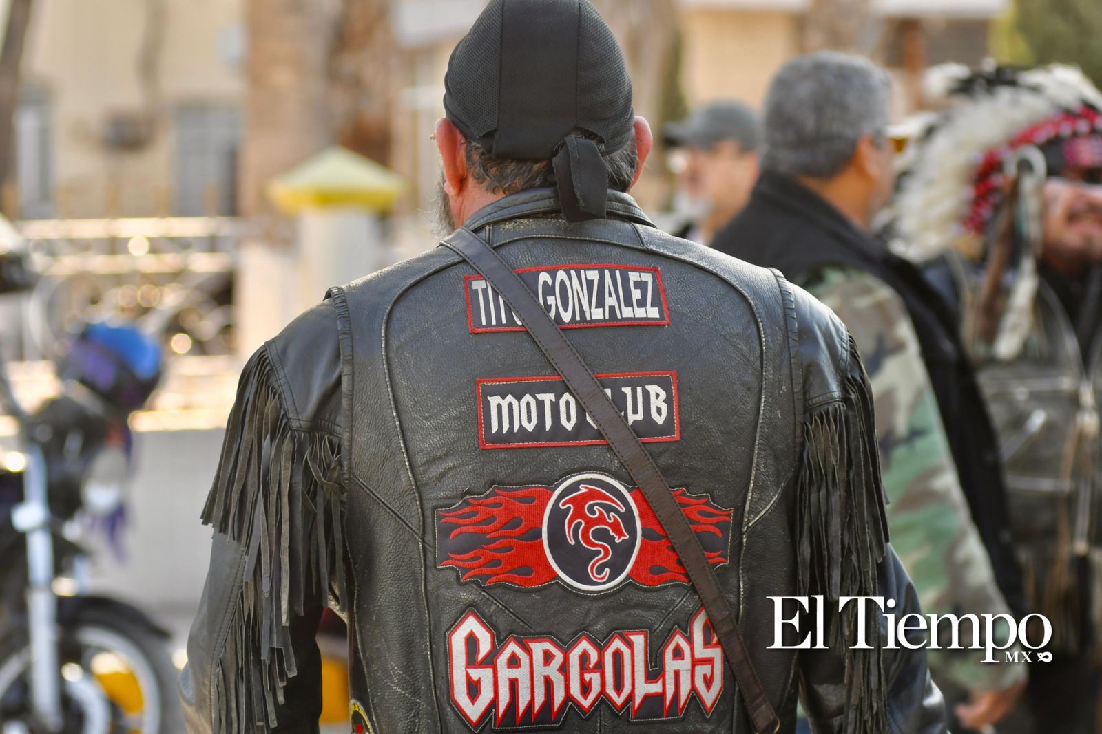 Un grupo de motociclistas llegó a Candela, Coahuila, donde fueron recibidos por el alcalde Fernando Juárez y su esposa.