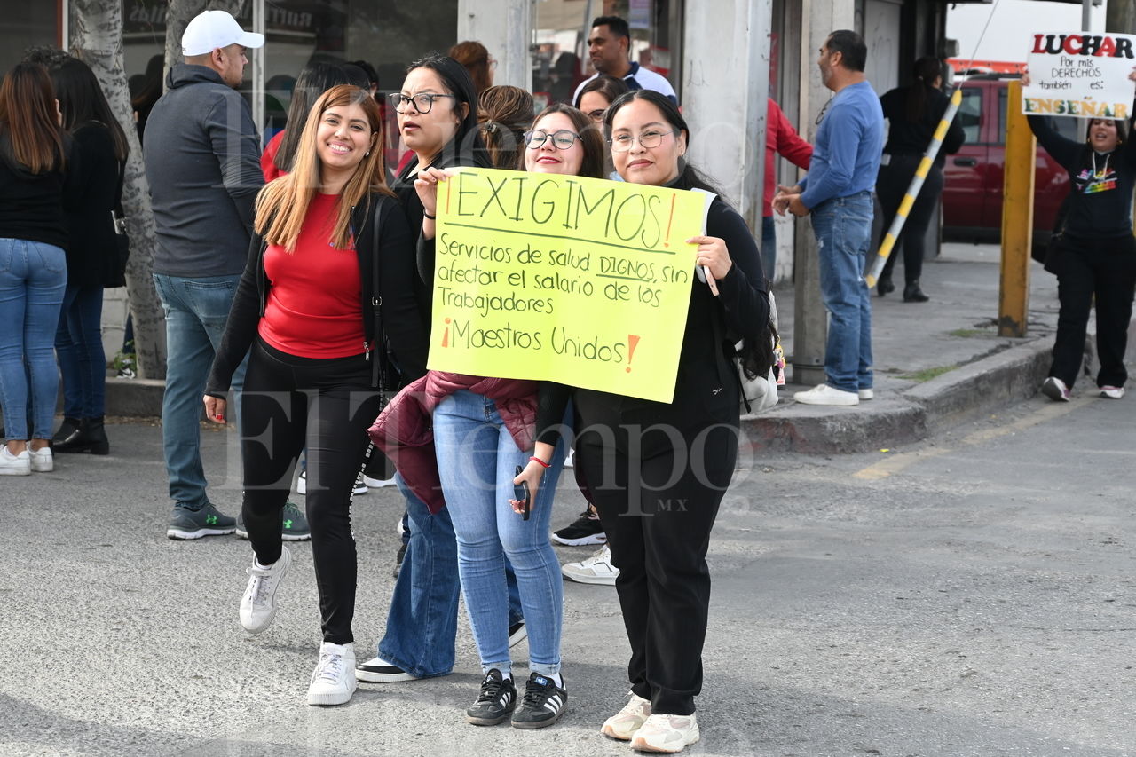 Manifestación y Marcha de docentes contra la ley del ISSSTE