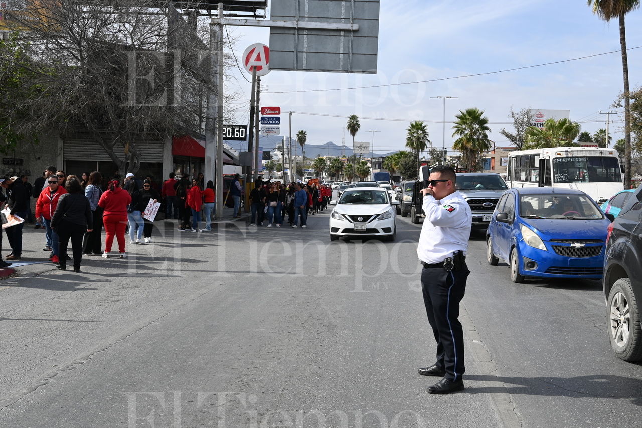 Manifestación y Marcha de docentes contra la ley del ISSSTE