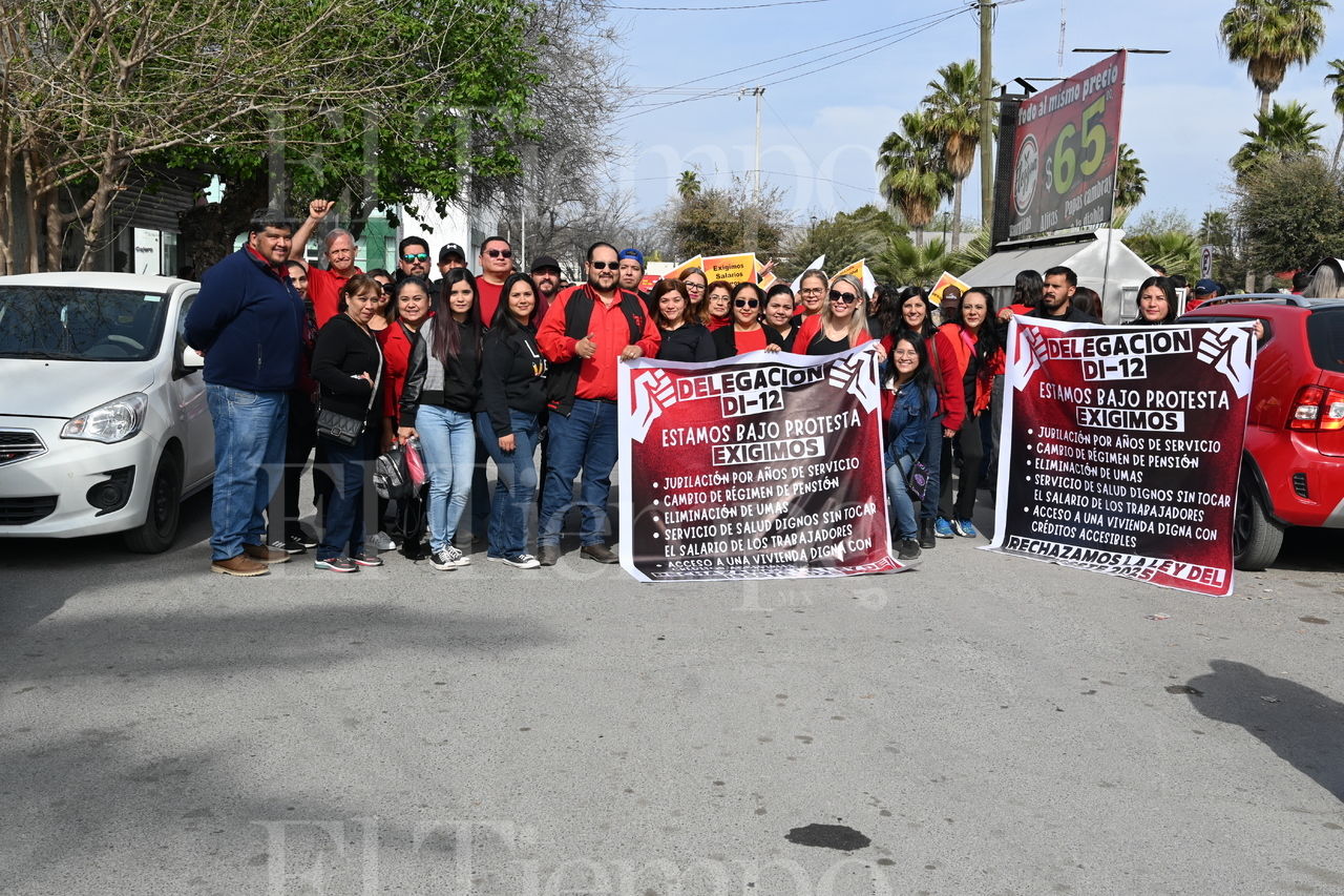 Manifestación y Marcha de docentes contra la ley del ISSSTE