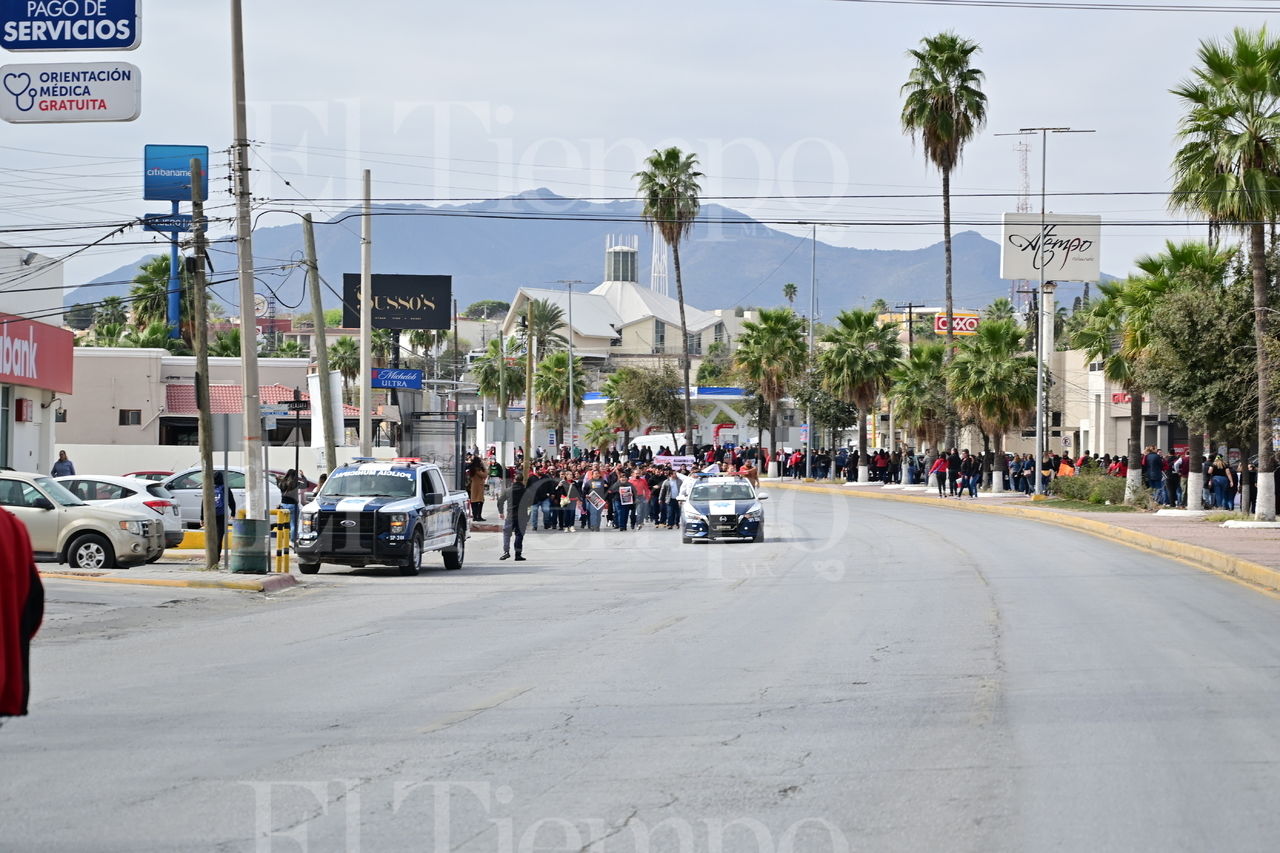 Manifestación y Marcha de docentes contra la ley del ISSSTE