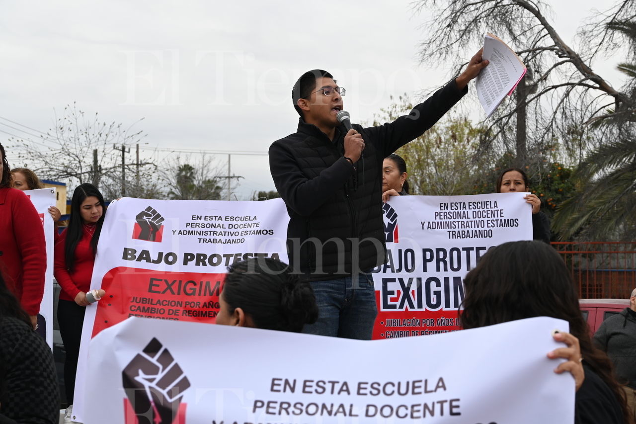 Manifestación y Marcha de docentes contra la ley del ISSSTE